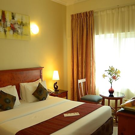 Nejoum Al Emarat Hotell Sharjah Exteriör bild