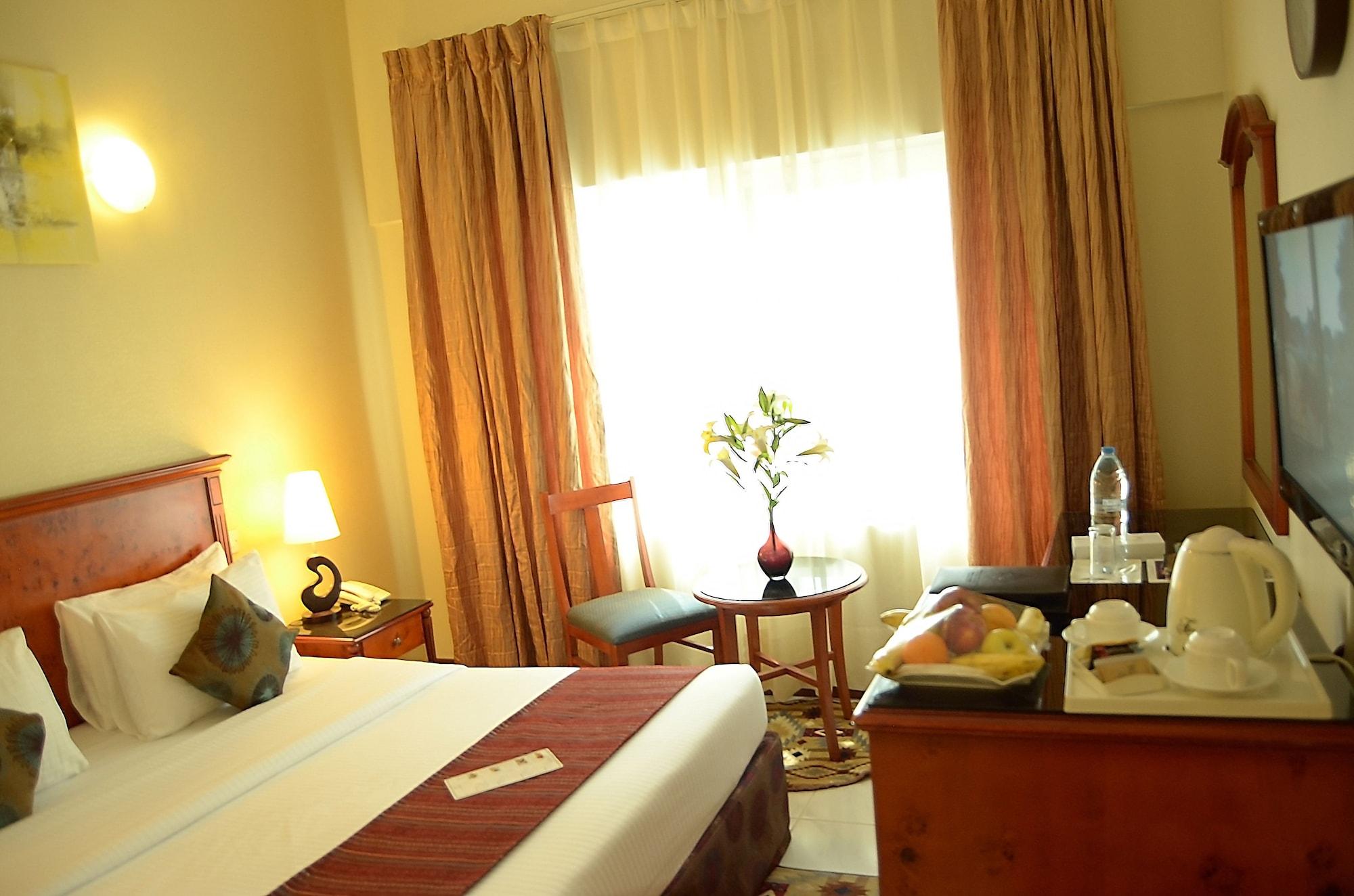 Nejoum Al Emarat Hotell Sharjah Exteriör bild