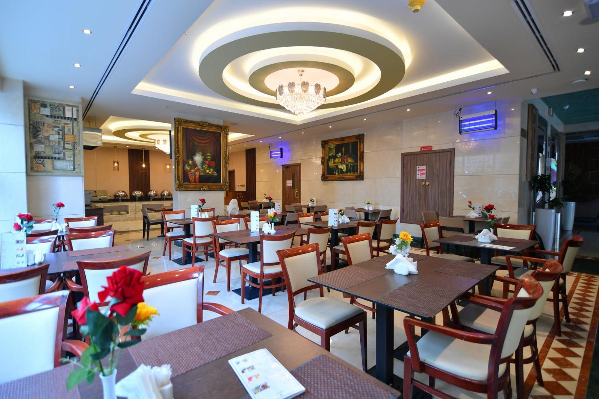 Nejoum Al Emarat Hotell Sharjah Exteriör bild