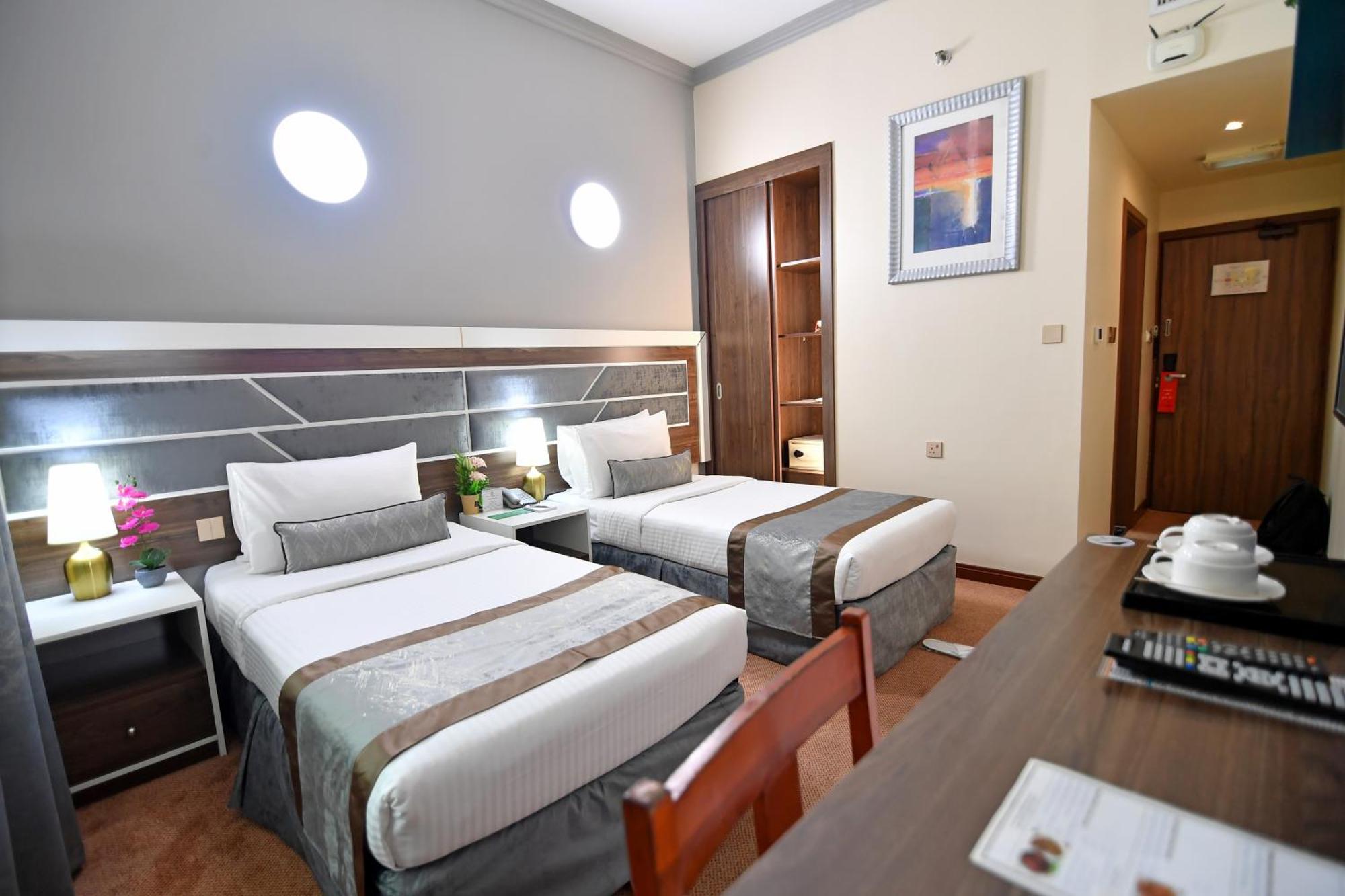 Nejoum Al Emarat Hotell Sharjah Exteriör bild