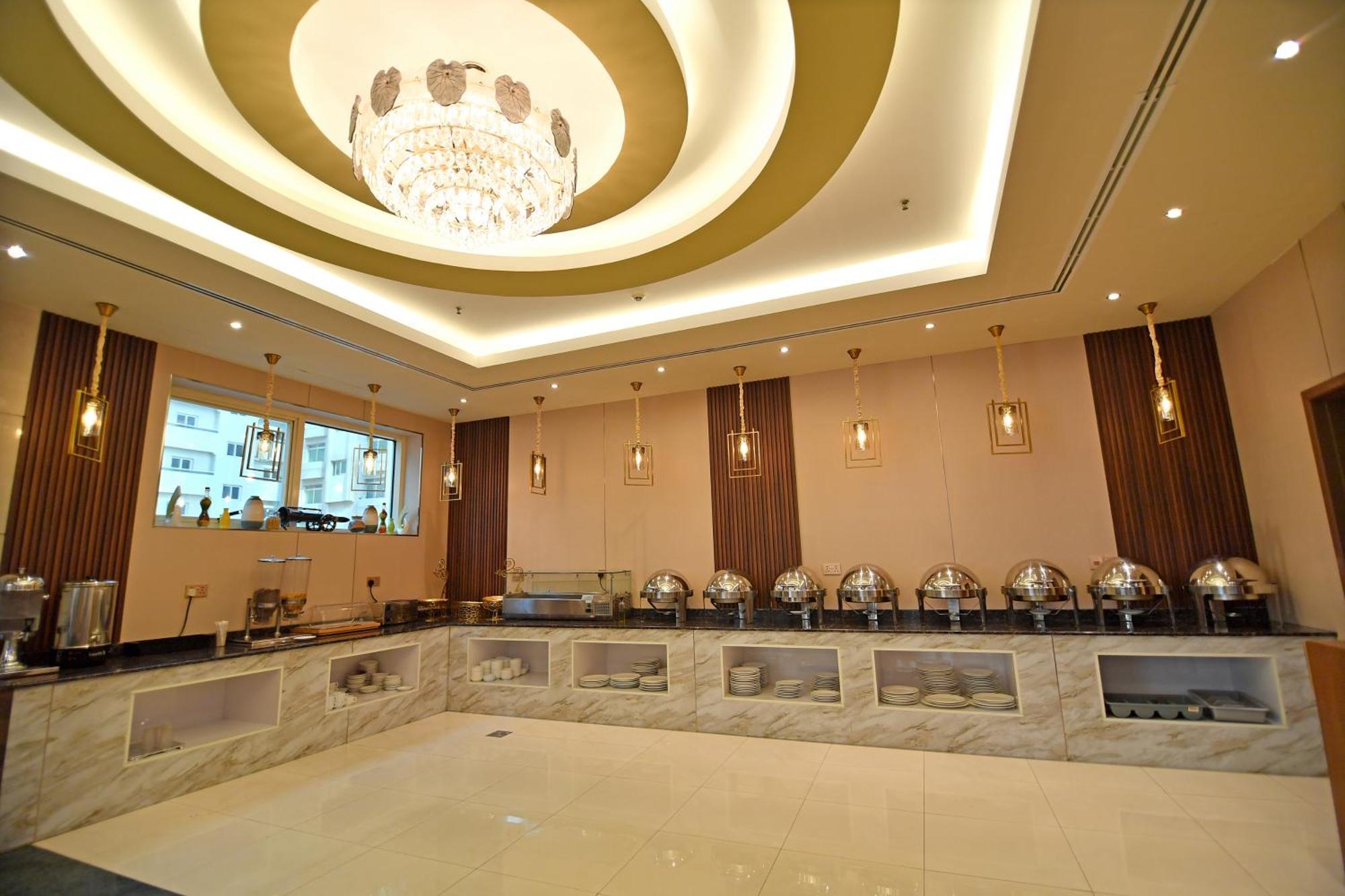Nejoum Al Emarat Hotell Sharjah Exteriör bild