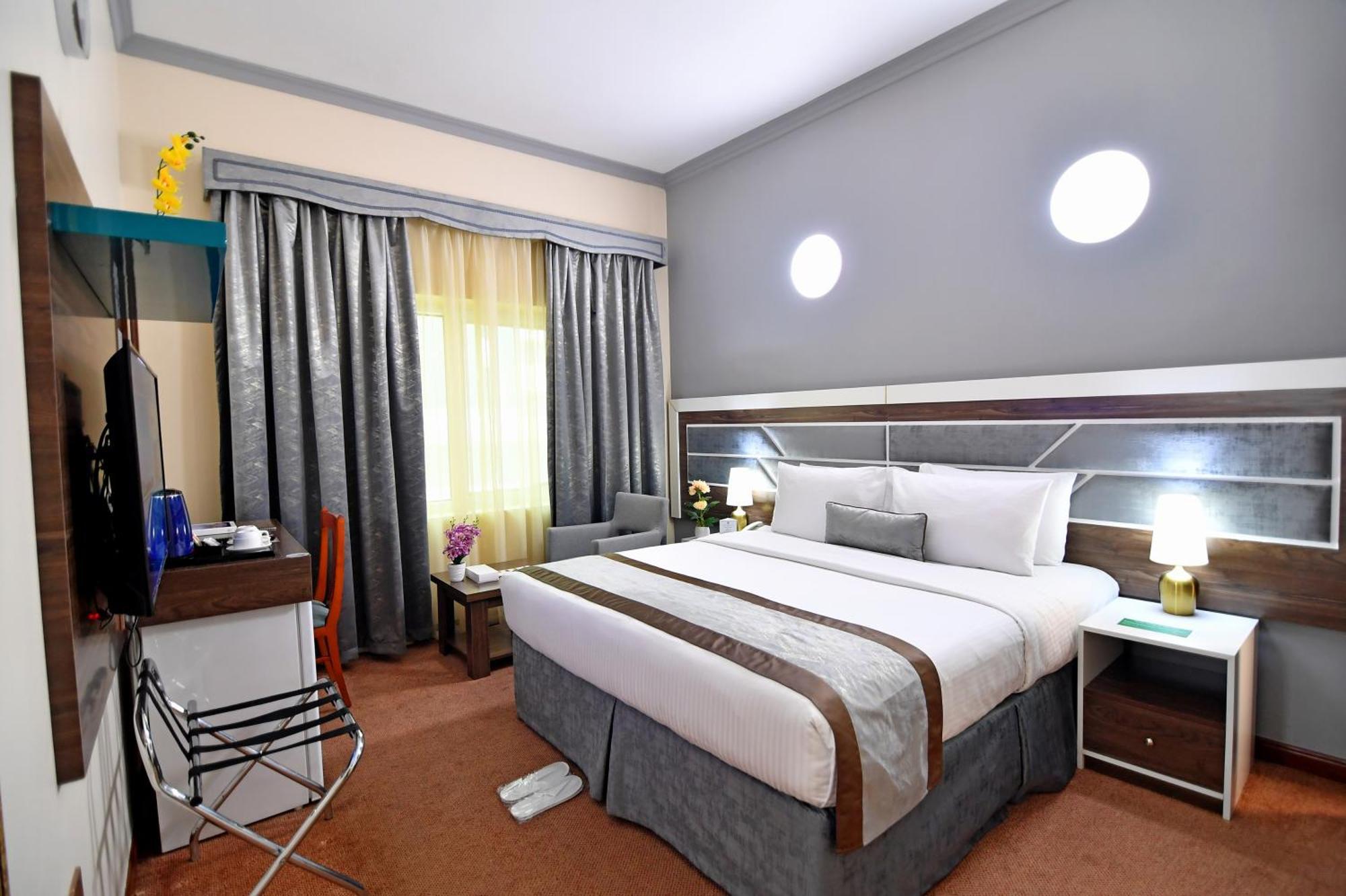Nejoum Al Emarat Hotell Sharjah Exteriör bild