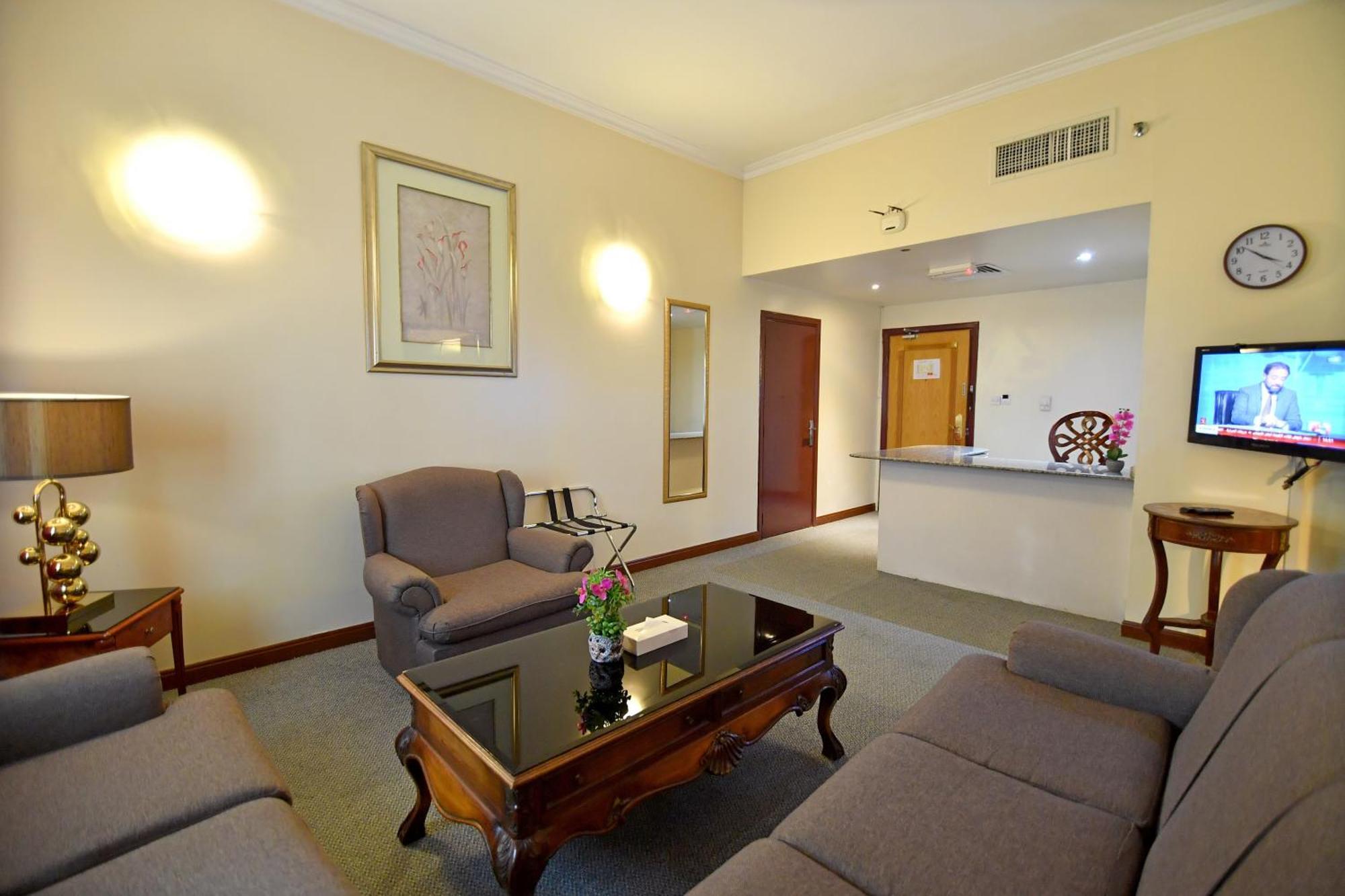 Nejoum Al Emarat Hotell Sharjah Exteriör bild