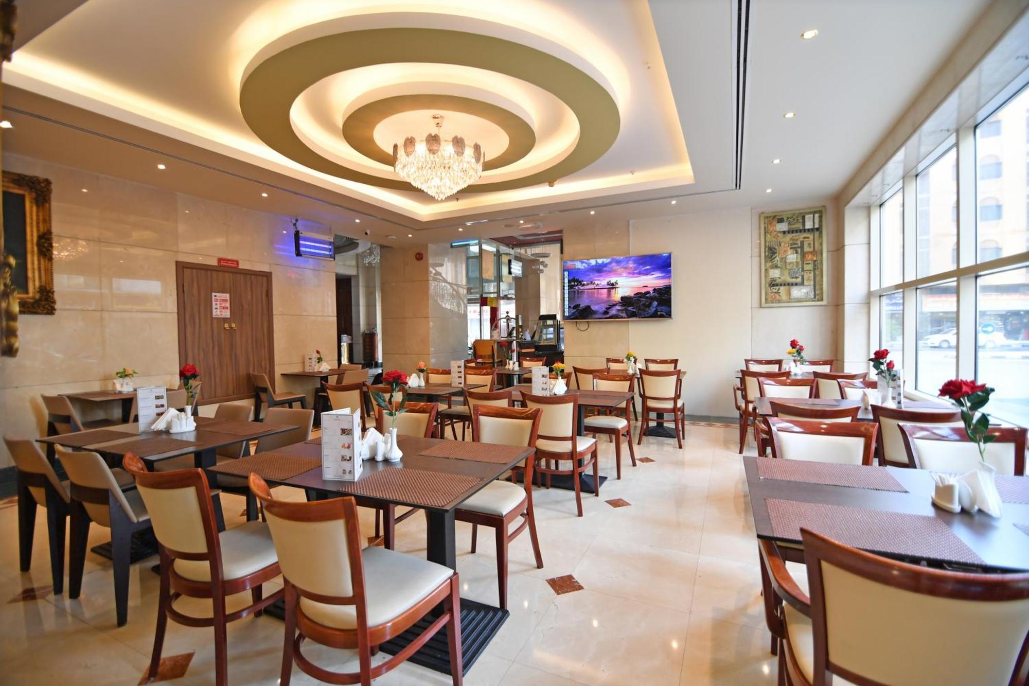 Nejoum Al Emarat Hotell Sharjah Exteriör bild
